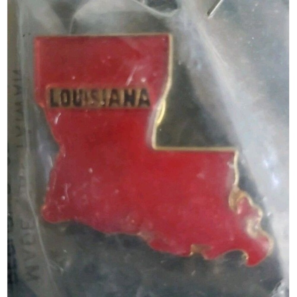 State of Louisiana Tourist Travel Souvenir Pin